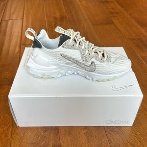 Women’s custom Nike React - never worn